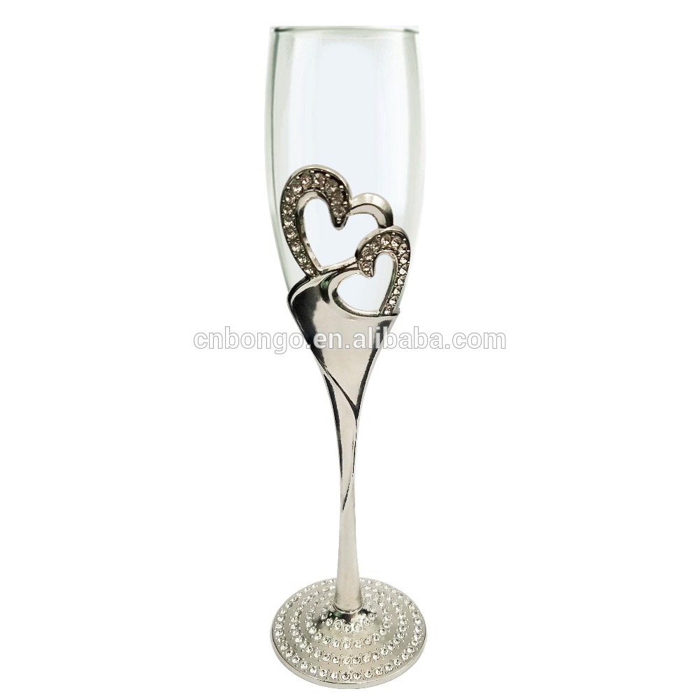 luxurious metal handle red wine glass stem cup